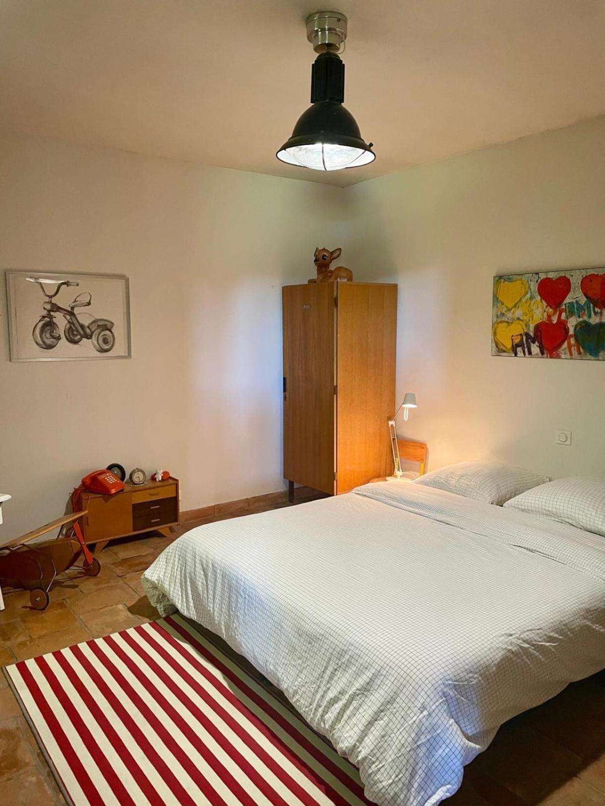 Bed and Breakfast Mas Carita Cabannes Pokoj fotografie